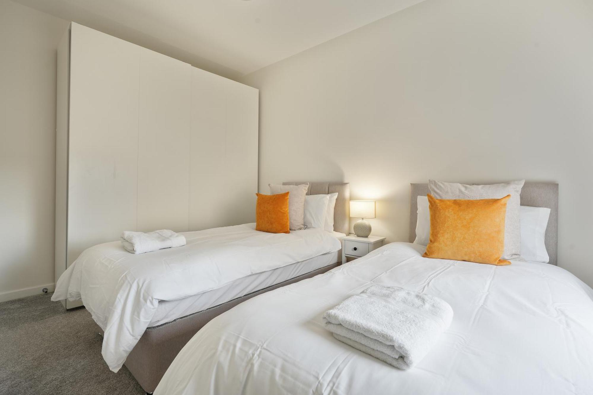 Mersey Way, Spacious 3 Bed Home, Close To Sheffield City Centre & Free Driveway Parking - Perfect For Workers, Groups & Families - Hosted By Stay Host Save Εξωτερικό φωτογραφία