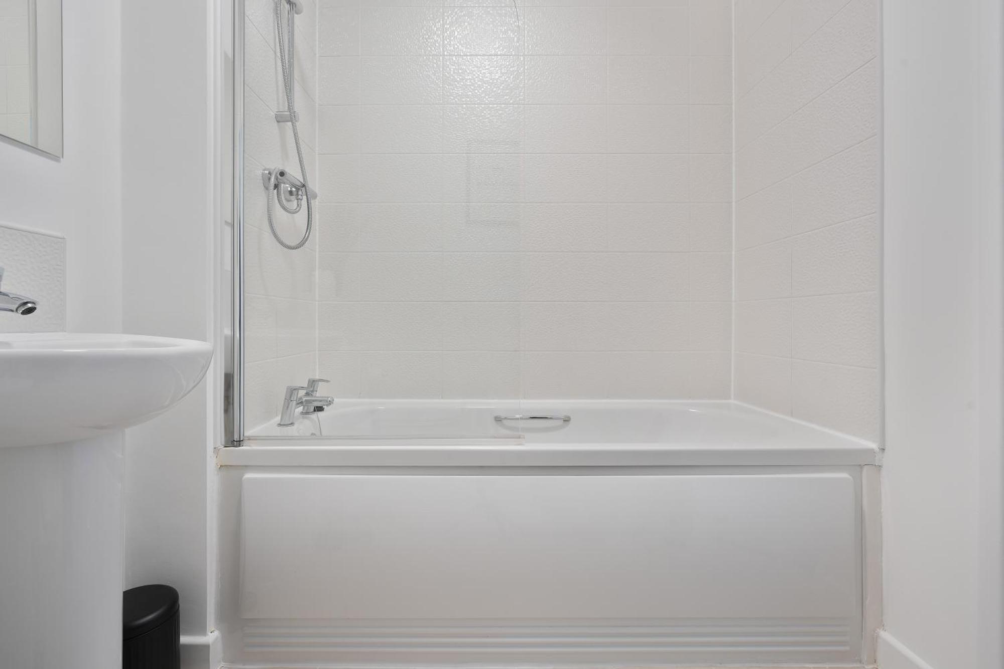 Mersey Way, Spacious 3 Bed Home, Close To Sheffield City Centre & Free Driveway Parking - Perfect For Workers, Groups & Families - Hosted By Stay Host Save Εξωτερικό φωτογραφία