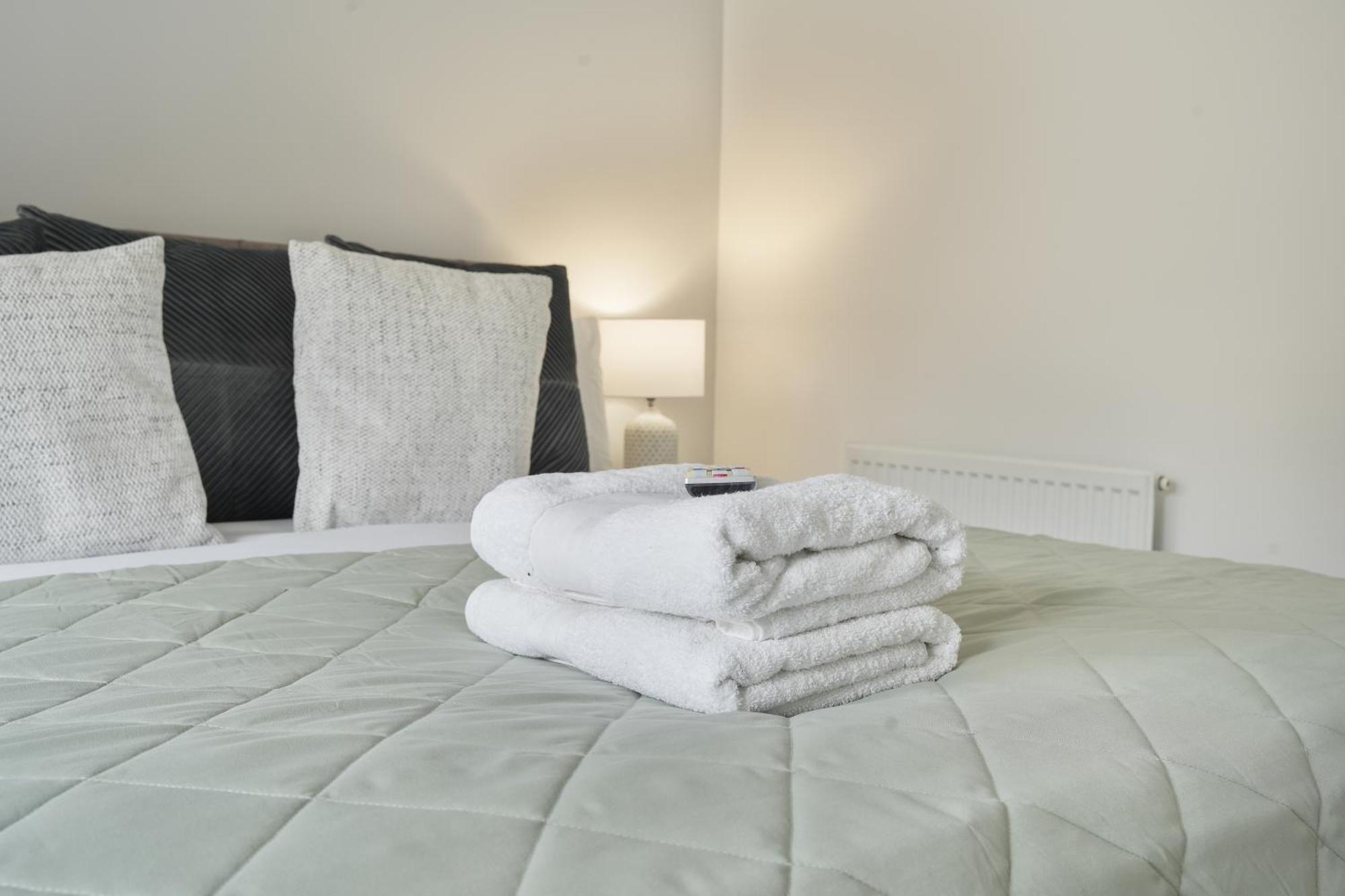 Mersey Way, Spacious 3 Bed Home, Close To Sheffield City Centre & Free Driveway Parking - Perfect For Workers, Groups & Families - Hosted By Stay Host Save Εξωτερικό φωτογραφία